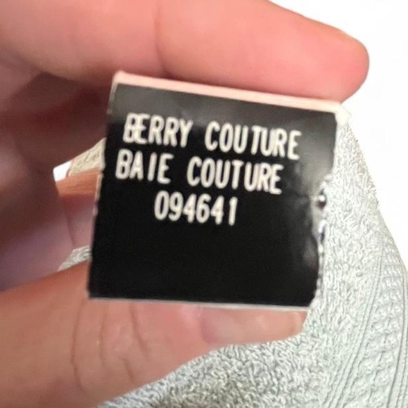 Bundle of 4 name brand lippy’s - Picture 7 of 8